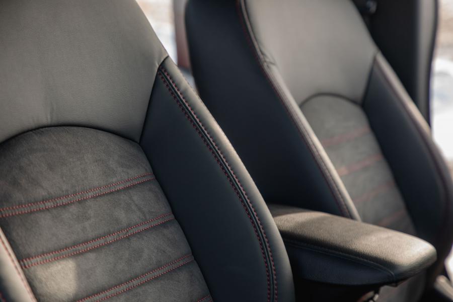 Детали интерьера Mitsubishi Outlander Sport 2019 года  (фото 12 из 39)